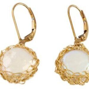 Hand knit gold wire and Mobe pearl earring